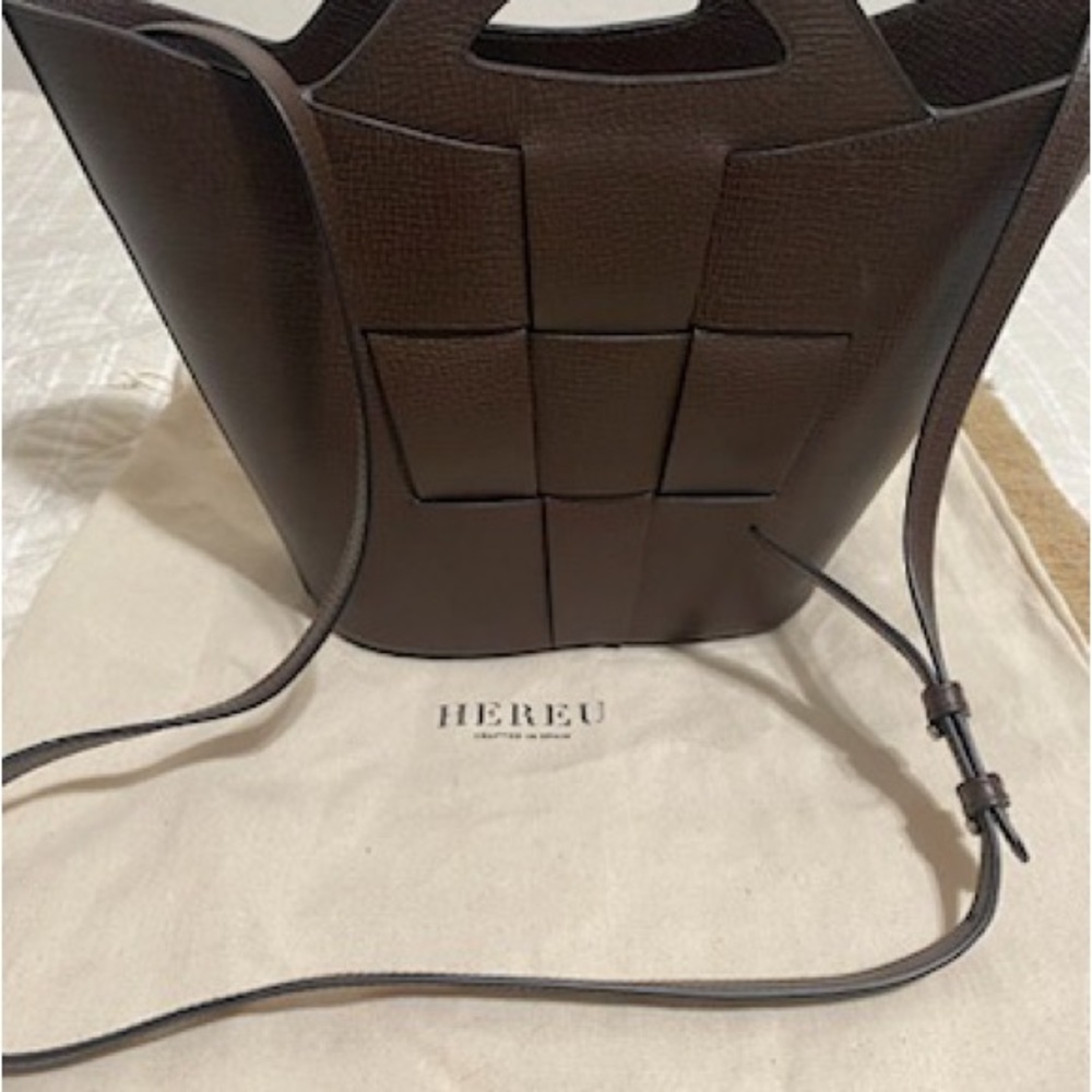 Hereu Shoulder Bag